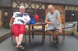 Ganz in Zivil: August der Starke (Steffen Urban) und Johann von Schadowitz (Achim Kaps)